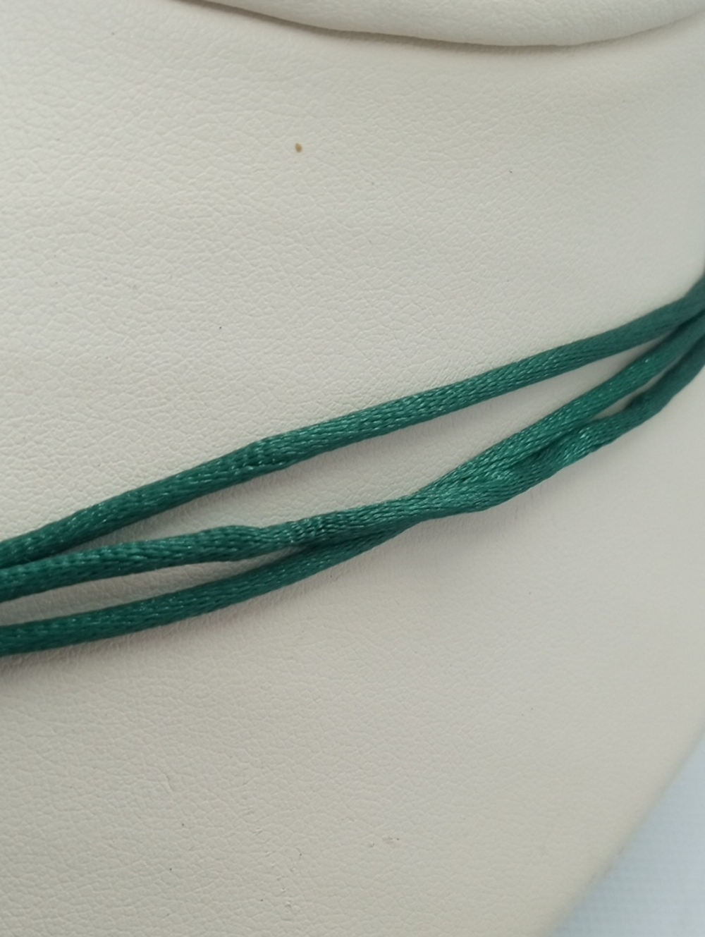 ARTISAN SQUARE GLASS NECKLACE - Picture 5 of 7